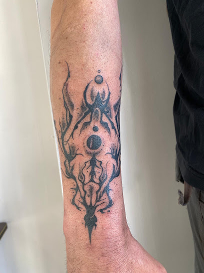 Etorri Piercing, Tatoueur à Peyrehorade