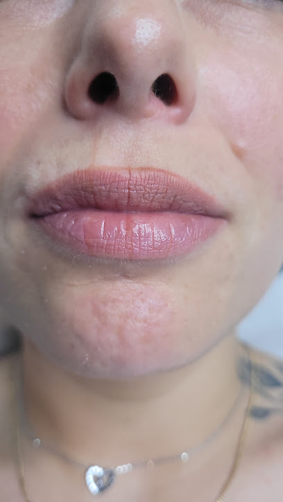 Alexandra L.b Dermopigmentation, Tatoueur à Voiron