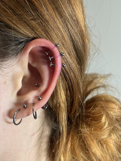 Pixie Piercing Tatoueur à Évian-les-Bains