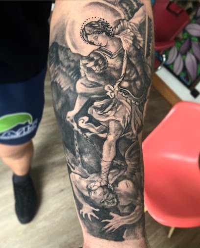 INK COLORS TATTOO SHOP, Tatoueur à Nevers