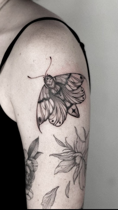 Lola B Tattoo, Tatoueur à Lyon 02
