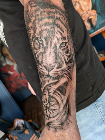 Anyuta Art, Tatoueur à Certines
