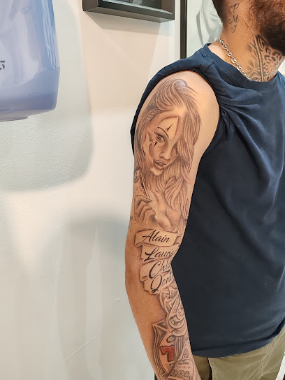 Crash Tattoo Shop, Tatoueur à Montady