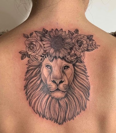 Planet Tattoo By Tibru, Tatoueur à Thouaré-sur-Loire