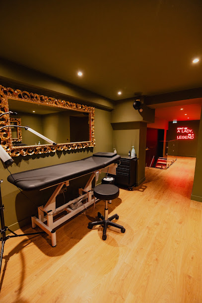 Madame - Maison De Tatouage, Tatoueur à Lyon 02
