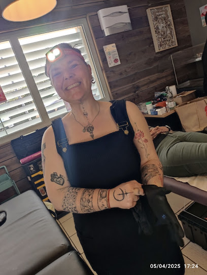 Belladonna Tattoo Et Piercing Tatoueur à Vellèches