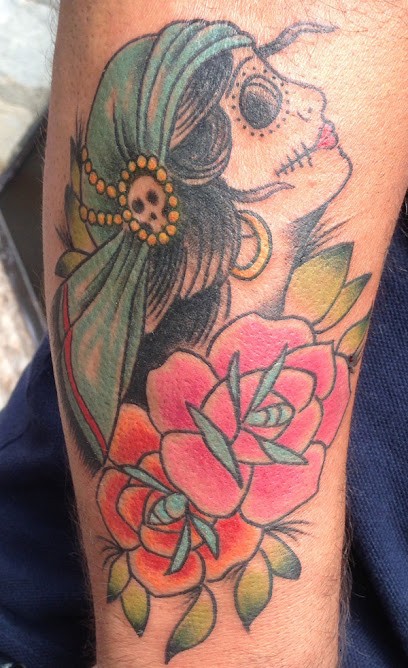 Merlin Tattoo - Tétanos, Tatoueur à Saône