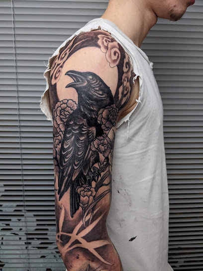 Les Racines De L'encre - Luk Datura, Tatoueur à Saint-Pierre-le-Moûtier