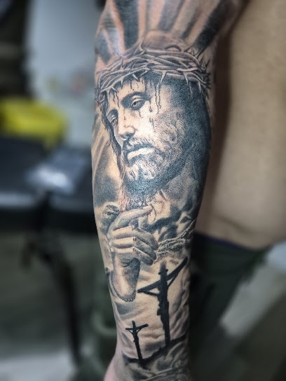 Badass Palace Tattoo, Tatoueur à Maureilhan