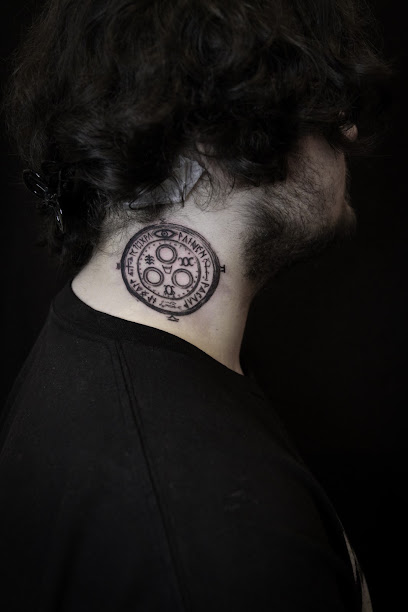 Marée Noire Tattoo Shop, Tatoueur à Saint-Nazaire