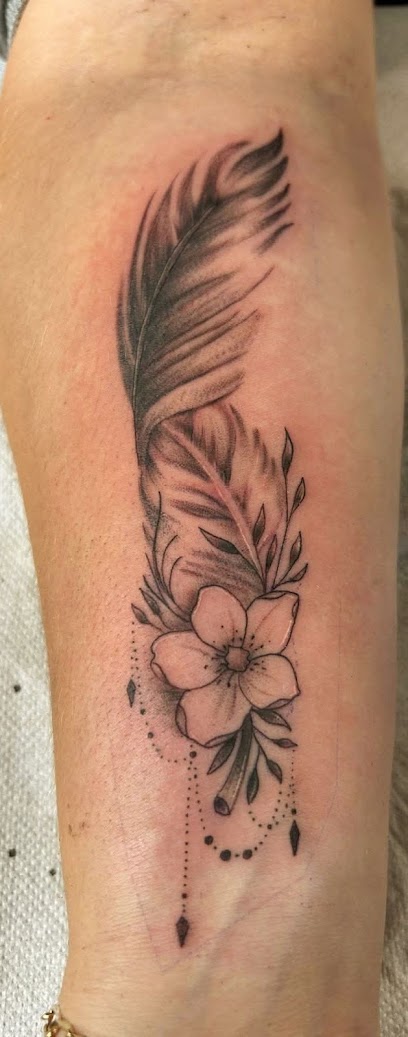 Shine Tattoo, Tatoueur à la Seyne-sur-Mer