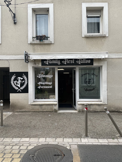 Family First Tattoo, Tatoueur à Montoire-sur-le-Loir