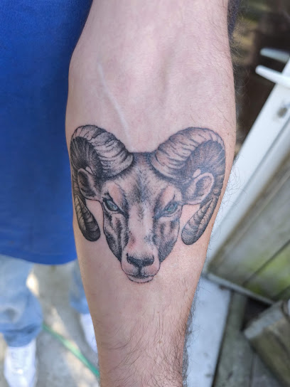 Toofink Et Fraidink, Tatoueur à Rouans