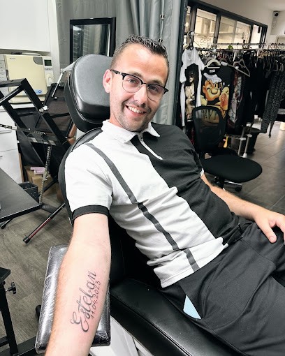 Studio privé aladin tattoo, Tatoueur à Sainte-Maxime
