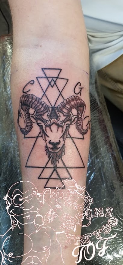 Infini Tattoo, Tatoueur à Nevoy