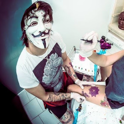 Lover/Loser Salon Tattoo, Tatoueur à Saint-Martin-de-Crau