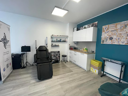 Titan Tattoo Studio, Tatoueur à Pleugueneuc