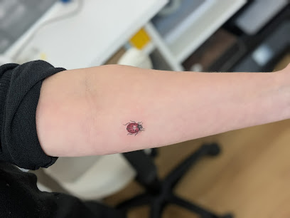 Tête De L'art - Tatouage Et Piercing, Tatoueur à Châteaugiron