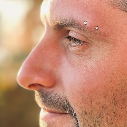 Idjen Piercing & Bijoux, Tatoueur à Porto-Vecchio