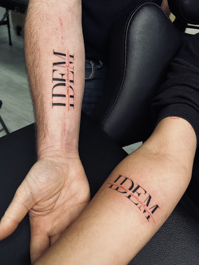 Poupiii Tattoo Tatouage Et Piercing Tatoueur à Coulommiers