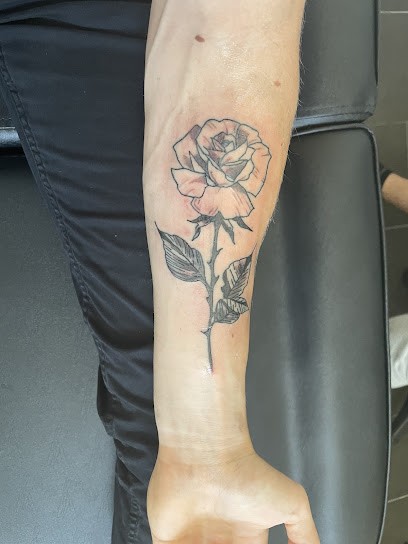 Bermu’s tattoo, Tatoueur à Villeneuve-la-Guyard