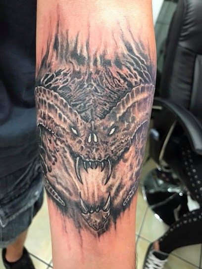 Black Roses Tattoo - Ouvert le matin - Sur RDV l'après-midi - Samedi sur RDV, Tatoueur à Montmélian