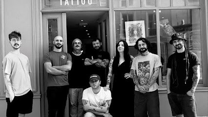 Deux Mains, Tatoueur à Versailles