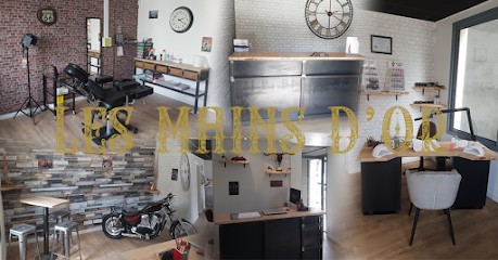 Les mains d’or, Tatoueur à Pau