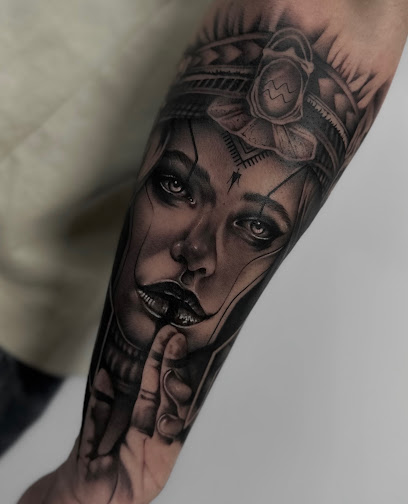 Atelier Tekniika, Tatoueur au Lavandou