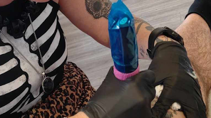Coffin Top / Le Chat Piercé : Tattoo Piercing Ongles Tatoueur à Ploërmel