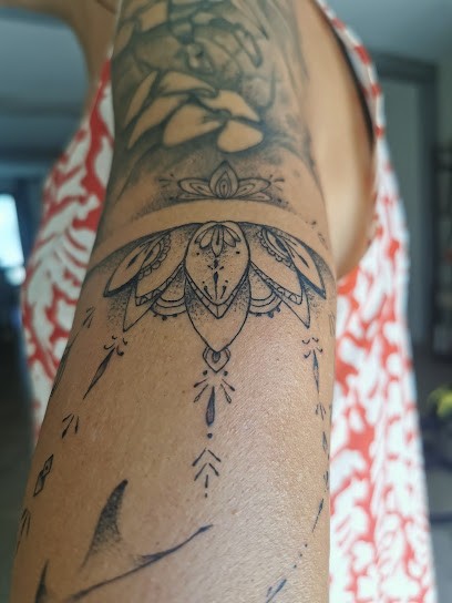Jul.ink tatouage, Tatoueur à Montrottier