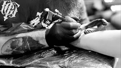 13 Ad'ink - Tatoueur, Tatoueur à Loireauxence