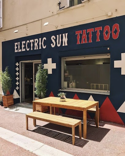 Electric Sun Tattoo, Tatoueur à Saint-Raphaël