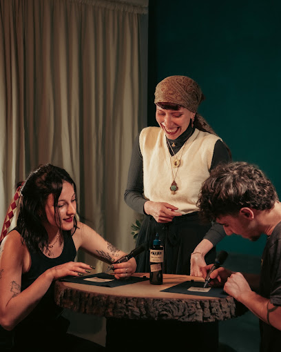 Aime Corbeau ︎- Salon De Tatouage Sur Rendez-Vous (Projet Perso, Recouvrement, Doigt, Etc.), Tatoueur à Frépillon