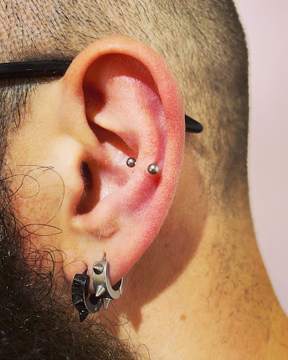 La petite aiguille, Tatoueur à Saint-Gratien