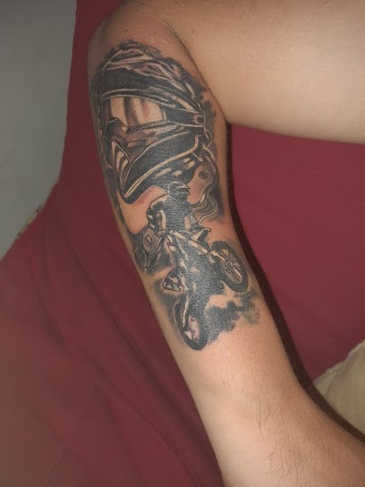 Spyrit Glyphe, Tatoueur à Romorantin-Lanthenay