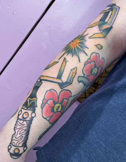Boucandesaiguilles, Tatoueur à Troyes