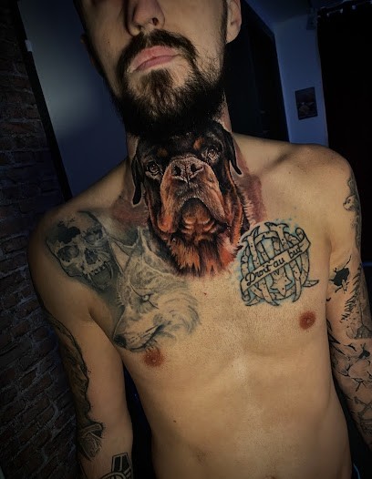 Capitol'Ink Salon De Tatouage, Tatoueur à Saint-Julien-Chapteuil