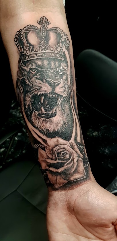 Rikfernandestattoo, Tatoueur à Grenoble