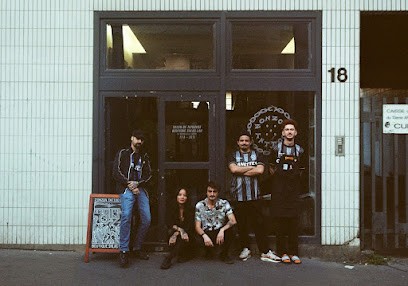 Zonzon Tattoo Club / Boutique Shlag Lab, Tatoueur à Paris 13