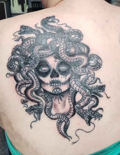 Akira-Tatt's Tatoueur à Bourmont-entre-Meuse-et-Mouzon