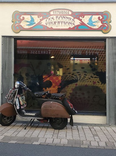 Les Bonnes Vibrations, Tatoueur à Saint-Astier
