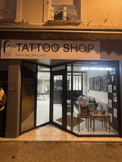 Back Door Tattoo Shop, Tatoueur à la Chapelle-la-Reine