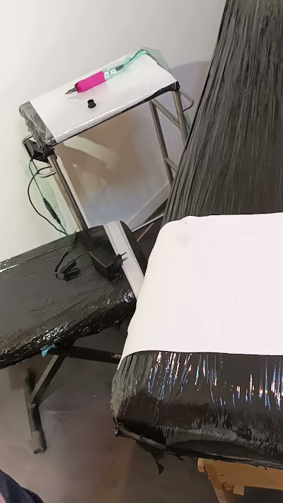 Xlab, Tatoueur à Mâcon