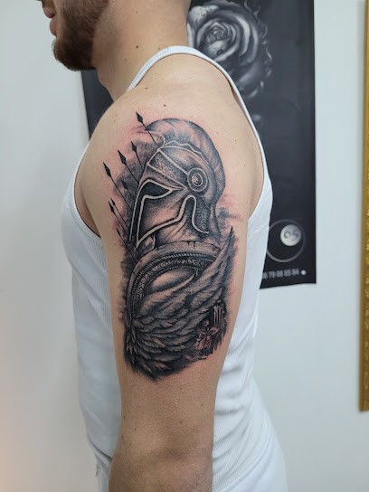 Dermographe 65 chez Berny, Tatoueur à Roussillon