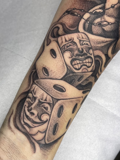 Couleur Miroir Tatoueur à Orléans