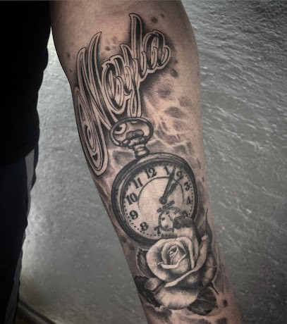 Emy's Tattoo Shop, Tatoueur à Villebrumier