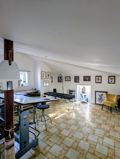 Tittoo Tattoo, Tatoueur à Saint-André-de-Roquepertuis