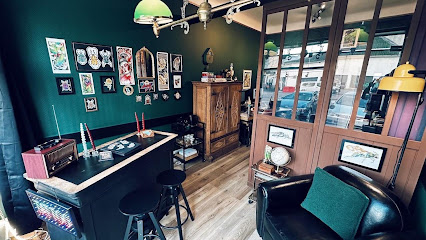 Line Tattoo Studio, Tatoueur à Annecy