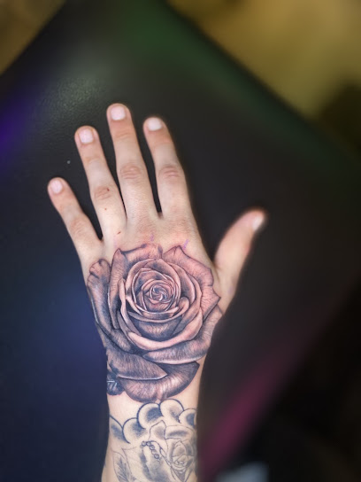 Industry Ink Tattoo Microblading, Tatoueur à Cannes